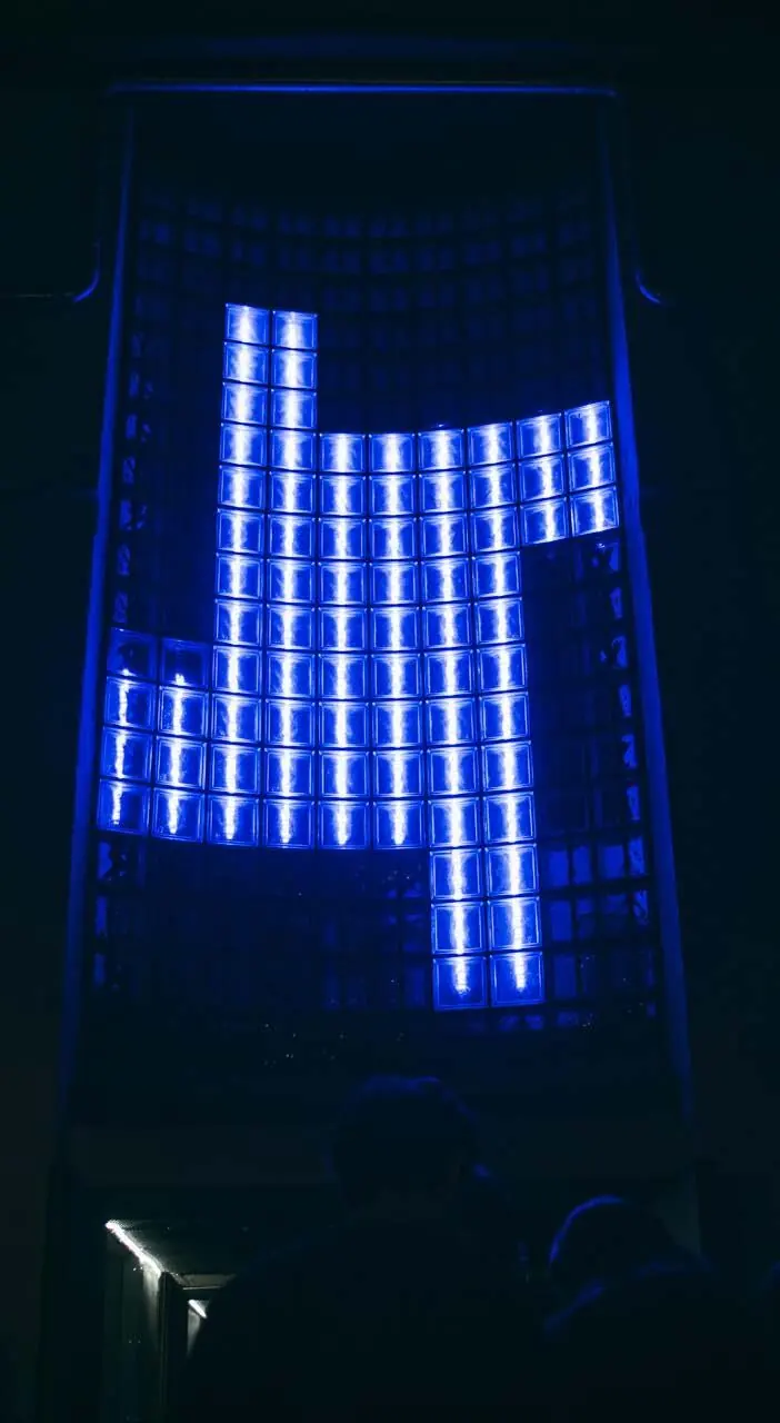 Blue light installation, Fabric (UK) tour France, Mia Mao, 2026. Photo by Iheb Fehri